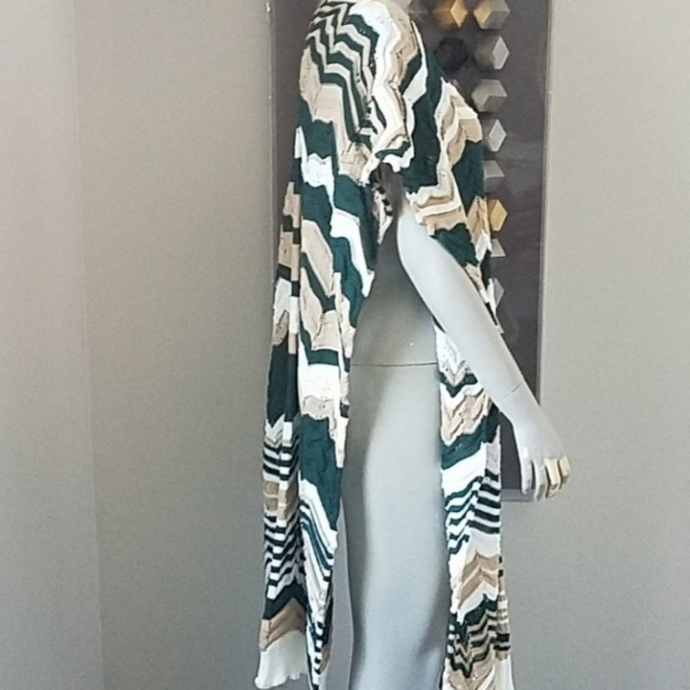  MISSONI SHAWL./ Top....AUTHENTIC GREAT LOOKING...Beautiful And Stylish